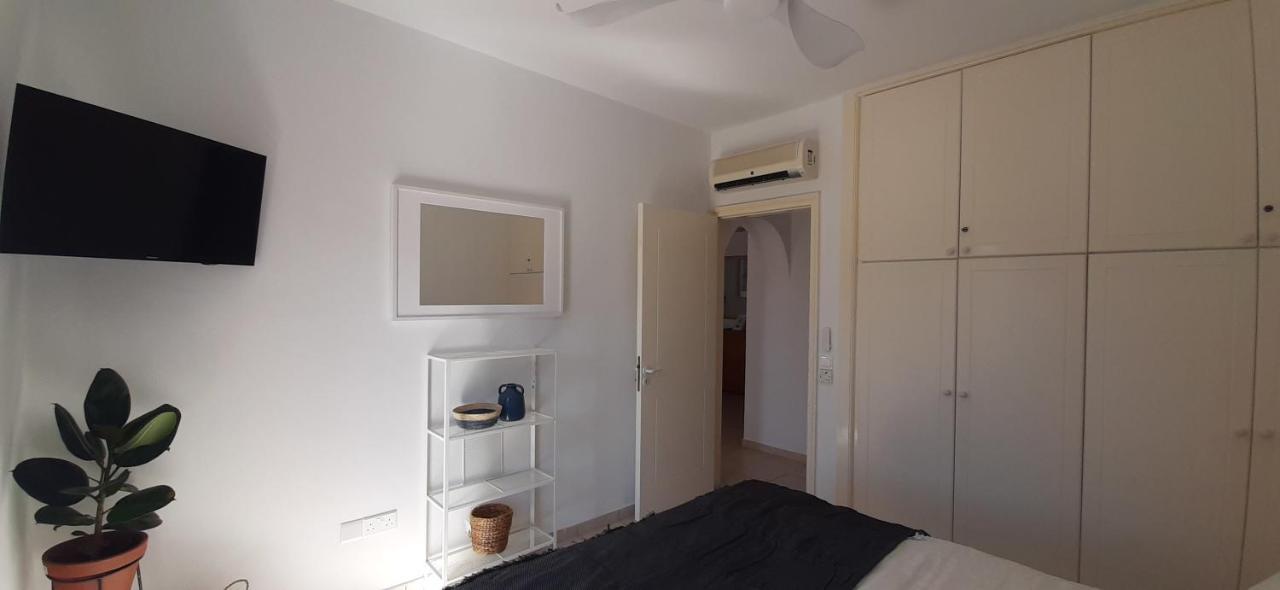 Limnaria Gardens - Superb Modern 1 Bed Apartment With Pool Views Pafos Exterior foto