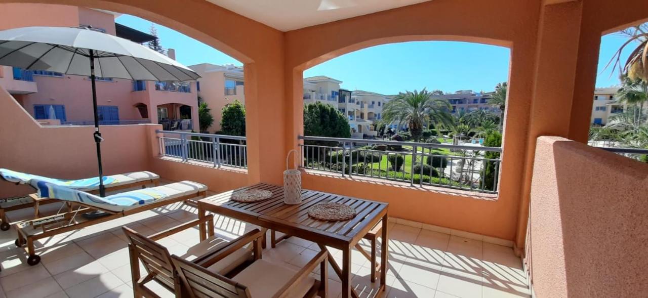 Limnaria Gardens - Superb Modern 1 Bed Apartment With Pool Views Pafos Exterior foto